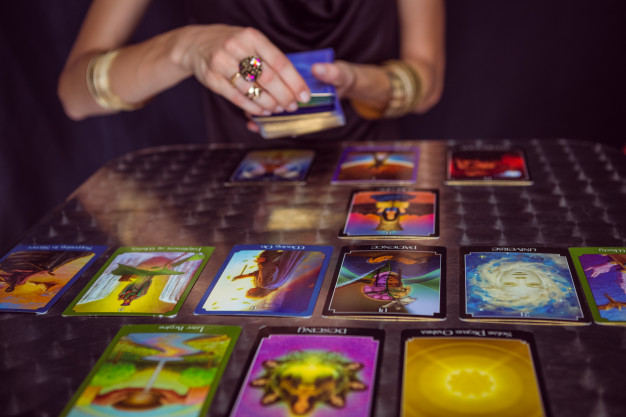 Bói bài Tarot: Điều bất ngờ gì sẽ đến với bạn trong thời gian tới?