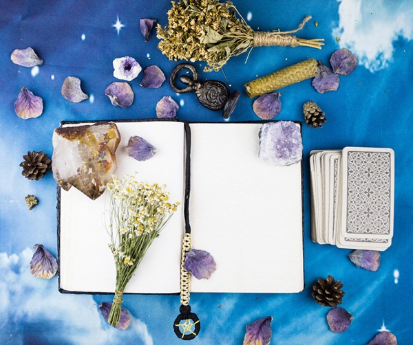 Bói bài Tarot: May mắn nào sẽ đến với bạn trong tháng 10 tới?