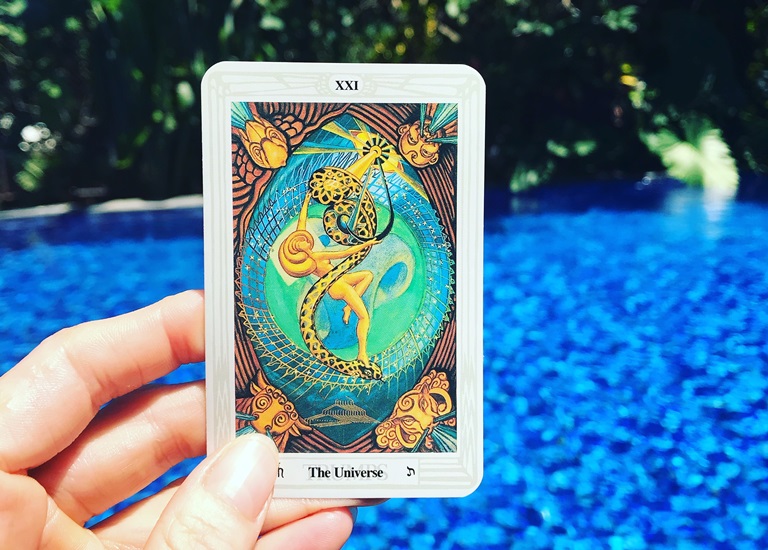 Bói bài Tarot: Bạn có thể cân được cả sự nghiệp lẫn tình yêu cùng lúc không?