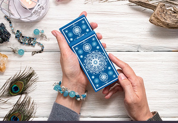 Tarot: 'Bóc phốt' những khuyết điểm của người ấy