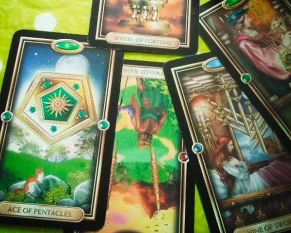 Bói bài Tarot: Vì sao người ấy mãi vẫn chưa ngỏ lời cầu hôn bạn?