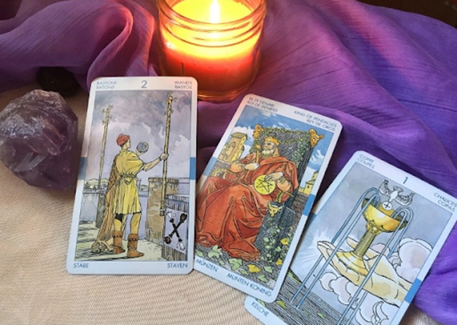 Bói bài Tarot: Tình duyên của bạn ở kiếp trước và kiếp này có mối liên hệ gì với nhau hay không?