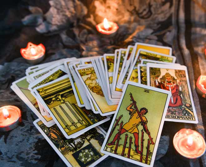 Rút một lá bài Tarot để khám phá những vận may sẽ đến với bạn trong tháng 4 tới đây