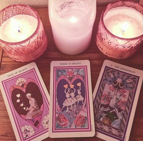 Tarot: Nếu phải yêu xa, bạn sẽ duy trì tình cảm này được bao lâu?