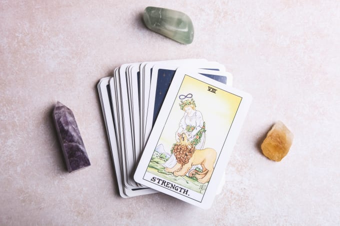 Rút một lá bài Tarot để khám phá mùa hè này bạn có gặp may mắn bất ngờ hay không