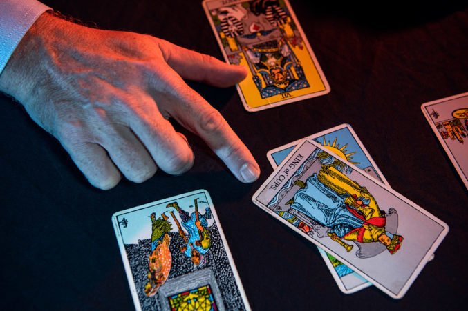 Chọn ngay một lá bài Tarot: Vận may nào đang gõ cửa nhà bạn trong tuần mới này?