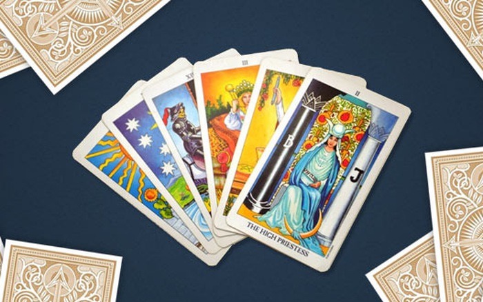 Chọn ngay một lá bài Tarot để nhận lấy lời khuyên hữu ích cho cuộc sống của bạn trong tháng 8