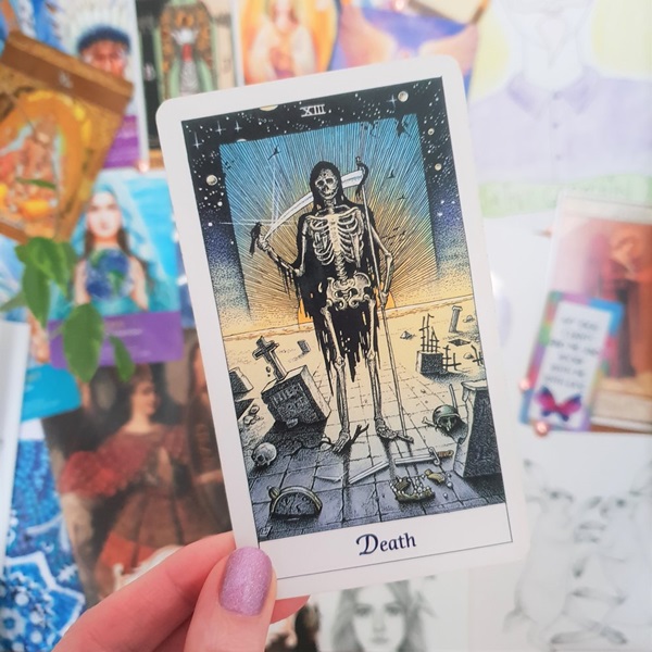 Chọn một tụ bài Tarot để biết may mắn nào sẽ ghé thăm bạn vào tháng 7 âm lịch