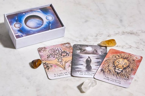 Chọn một lá bài Oracle để biết điều gì ngăn cản bạn có cuộc sống  hạnh phúc và thịnh vượng?