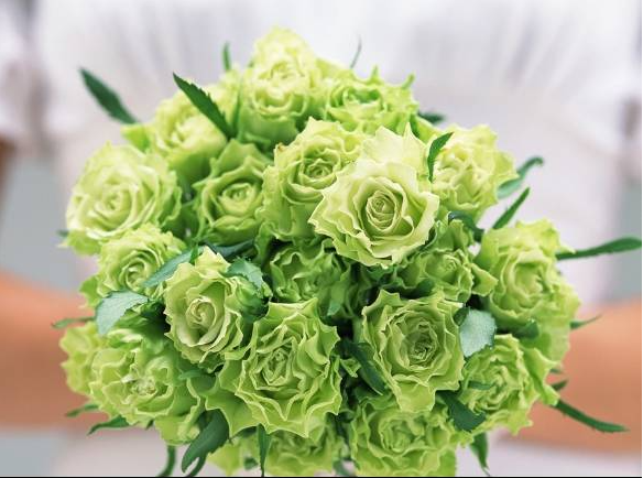 Chọn 1 bó hoa mà bạn thích nhất để biết bạn xếp thứ mấy trong lòng chồng