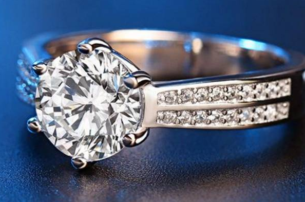 Chọn 1 chiếc nhẫn kim cương để biết vị trí của bạn trong lòng anh ấy có cao hay không