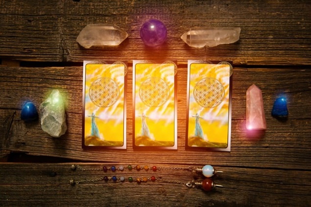 Chọn một lá bài Tarot để tìm hiểu xem chàng mong ước điều gì từ bạn