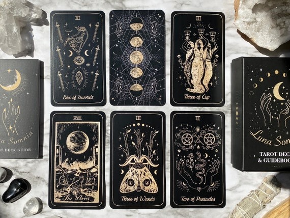 Chọn một lá bài Tarot để biết con đường danh vọng và những thử thách bạn có thể gặp phải trong thời gian sắp tới