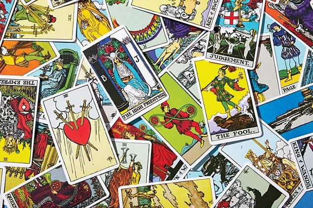 Chọn một lá bài Tarot để biết bạn trông 