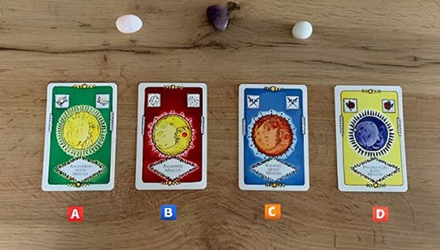 Chọn một lá bài Tarot để tìm hiểu xem bạn thuộc tuýp người tinh tế hay biệt lập