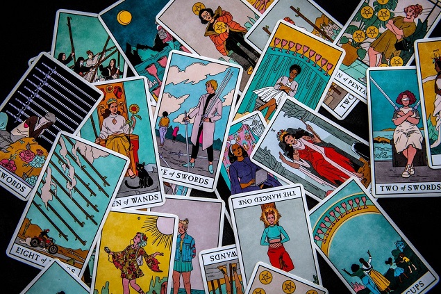 Chọn một lá bài Tarot để tìm hiểu xem bạn là người luôn sống chuẩn mực hay thích phá vỡ mọi nguyên tắc