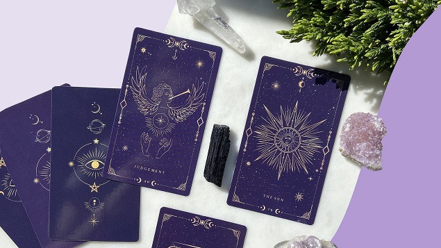 Chọn một lá bài Tarot để biết tình yêu mang lại cho bạn điều gì