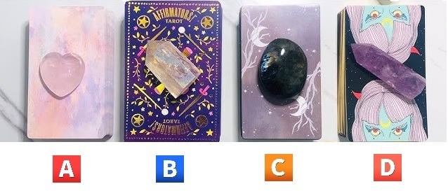 Chọn 1 lá bài tarot để biết người ấy có nghĩ về bạn không