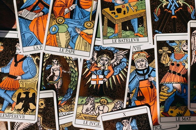 Chọn một lá bài Tarot và tìm hiểu bạn ghi được bao nhiêu điểm trong mắt người yêu cũ