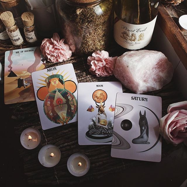 Chọn 1 lá bài tarot để biết điều gì ở bạn khiến chàng kiêng nể