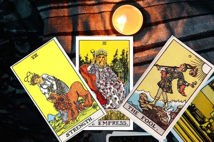 Chọn 1 lá bài tarot để biết năm nay bạn có tìm được tình yêu lâu bền hay không