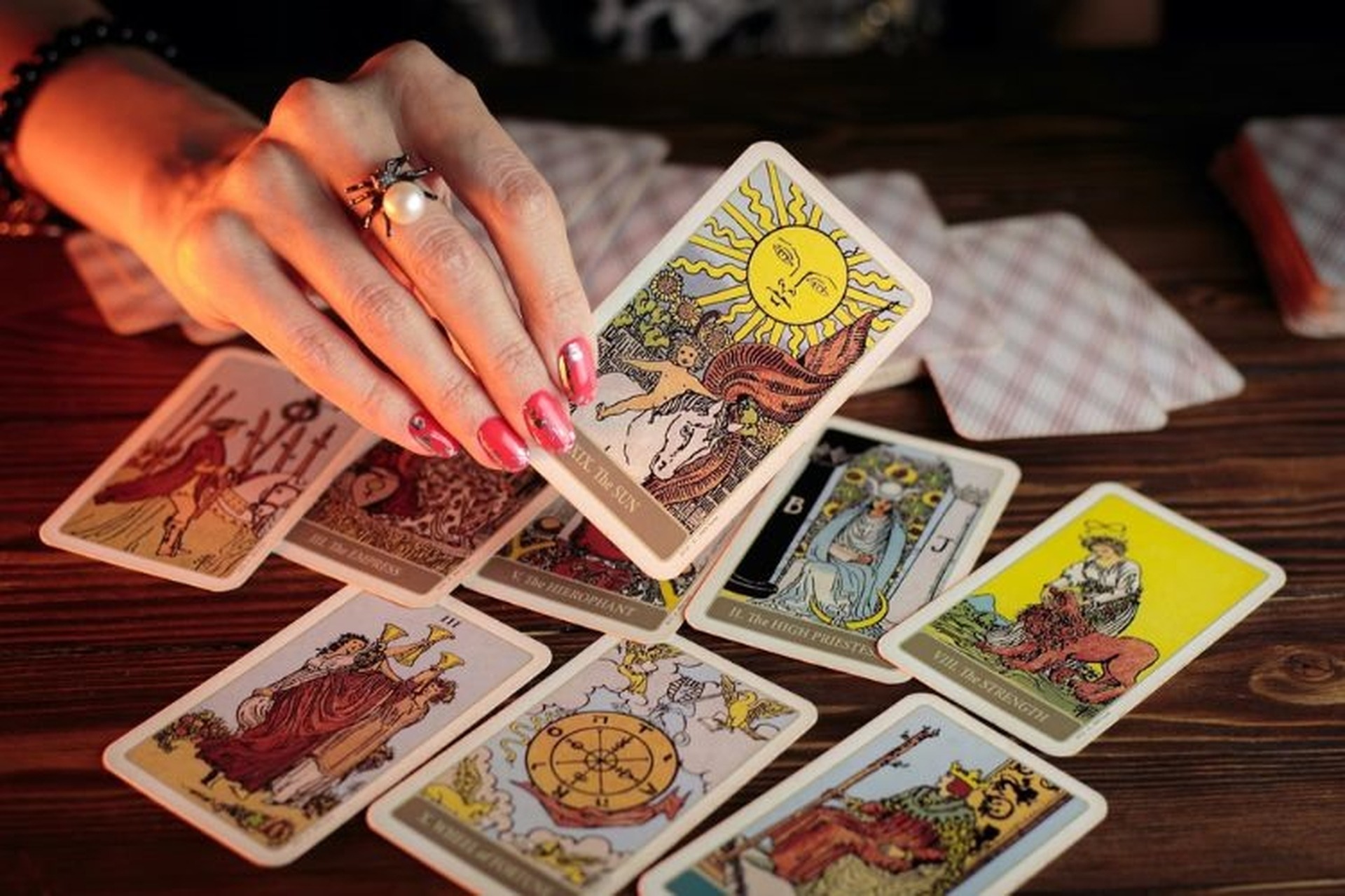 Chọn 1 lá bài tarot để biết sang năm mới bạn có kiếm được nhiều tiền không